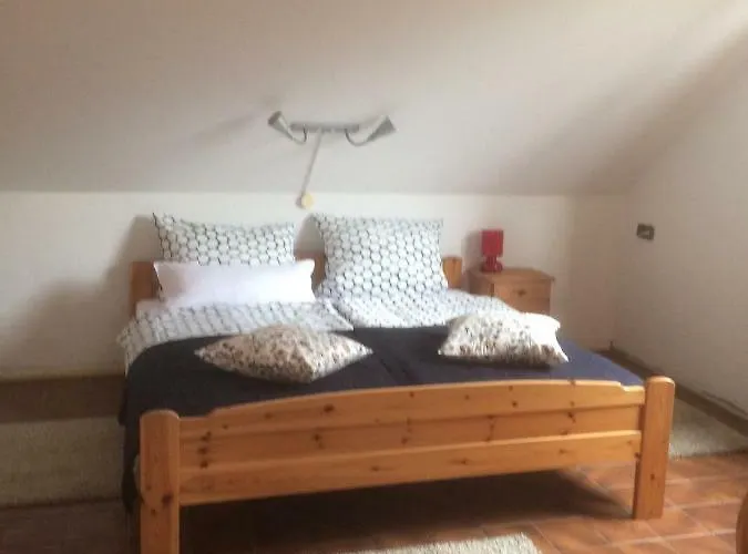 Dg Rechts 108a 2 Dachgeschoss *